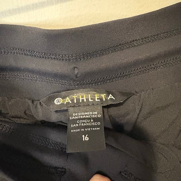 ATHLETA Apres Quilted DOWN Ski Hiking Shorts Zip Pockets Size 16 Black NWT - Picture 5 of 8
